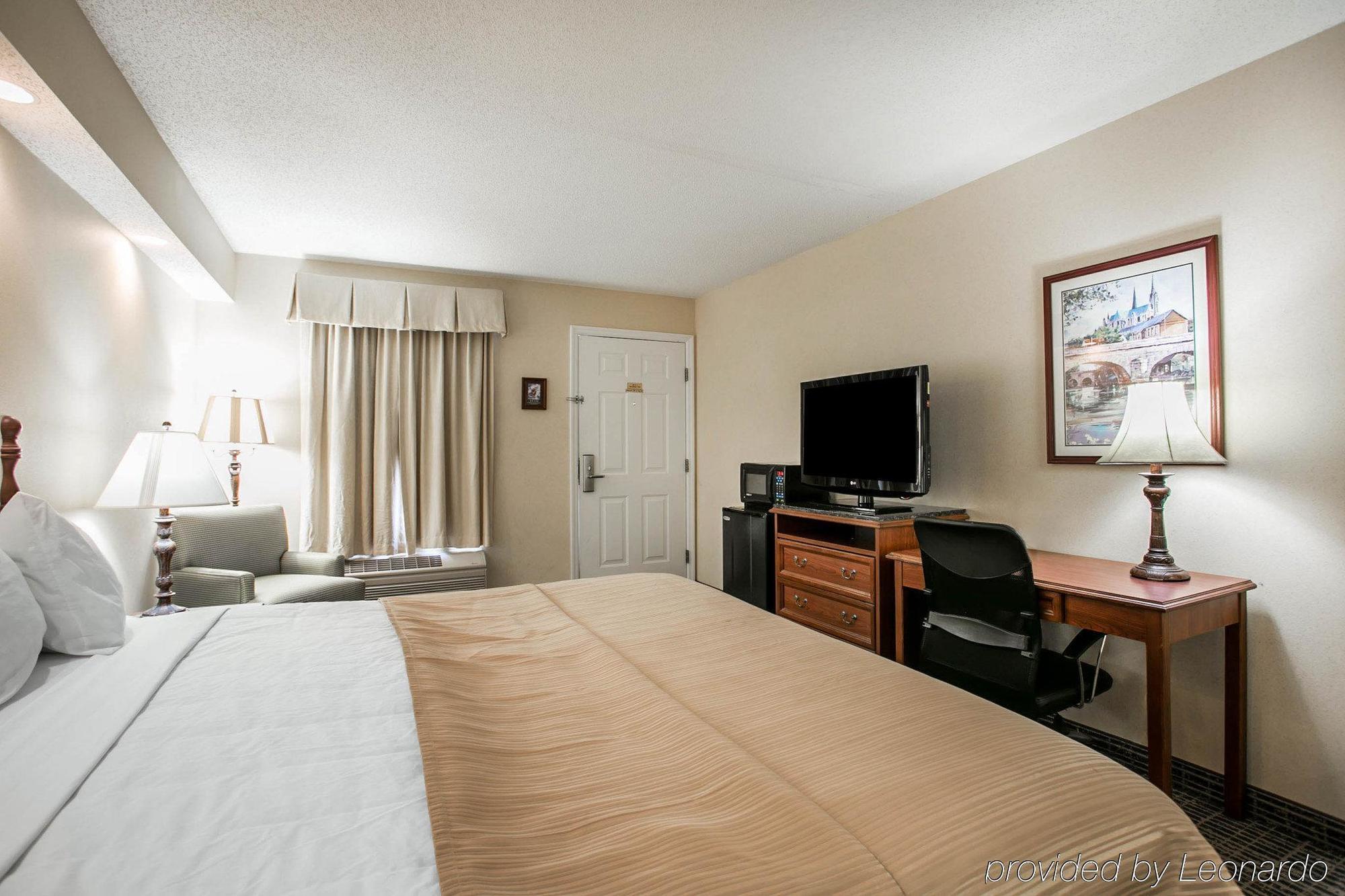 Quality Inn Lancaster Exterior photo